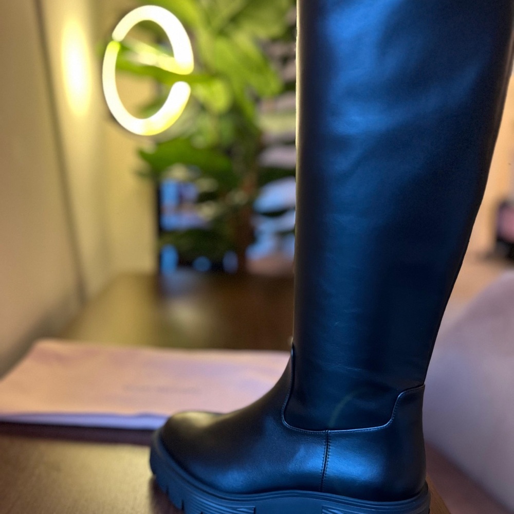 Stuart Weitzman  Soho Knee High Boot - Picture 7 of 10